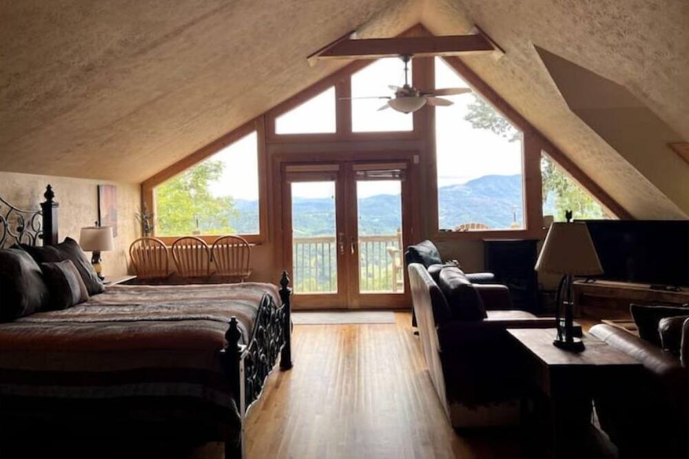 Photo of Bedroom in Johnson County