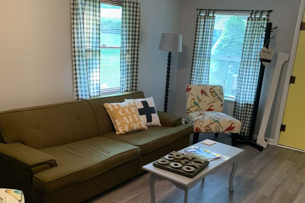 Photo of Livingroom in Grayson