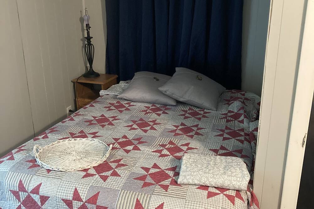 Photo of Bedroom in Grayson