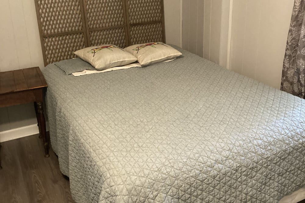 Photo of Bedroom in Grayson