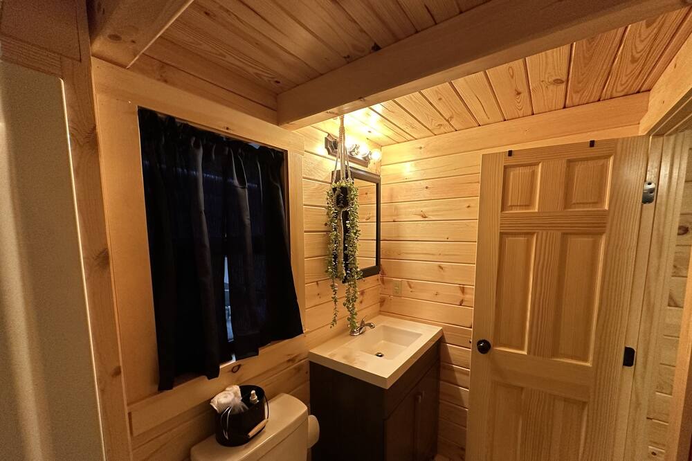 Photo of Bathroom in Mountain City