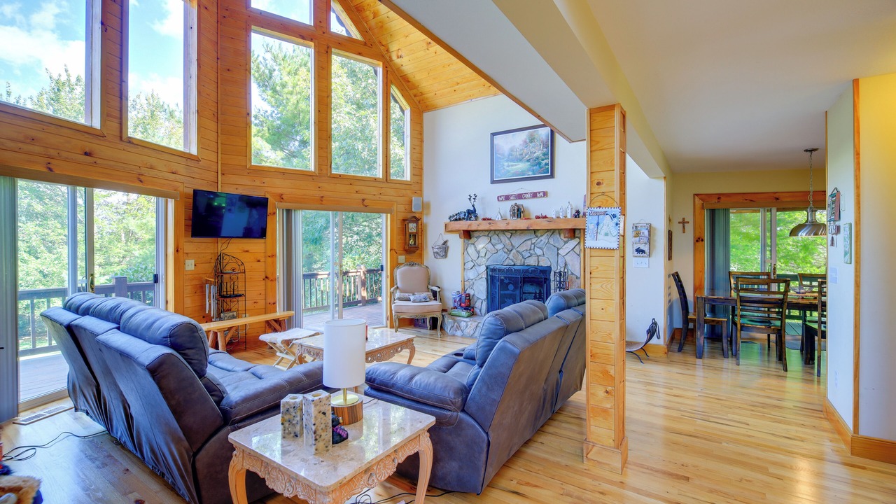Photo of Livingroom in Piney Creek