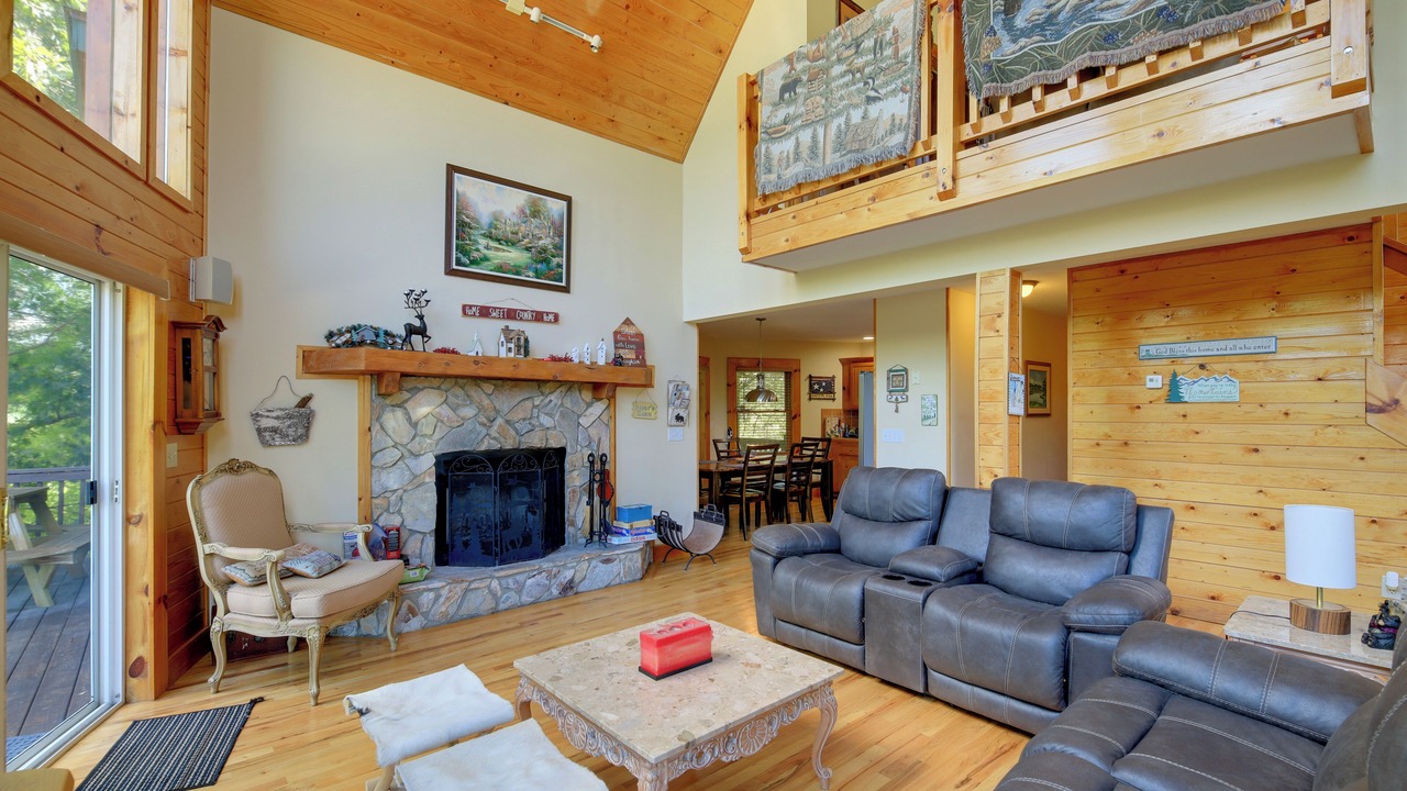 Photo of Livingroom in Piney Creek