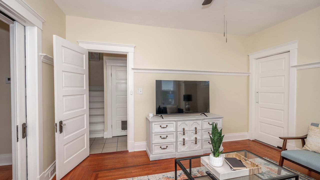 Photo of Outdoor in Roselawn Finance
