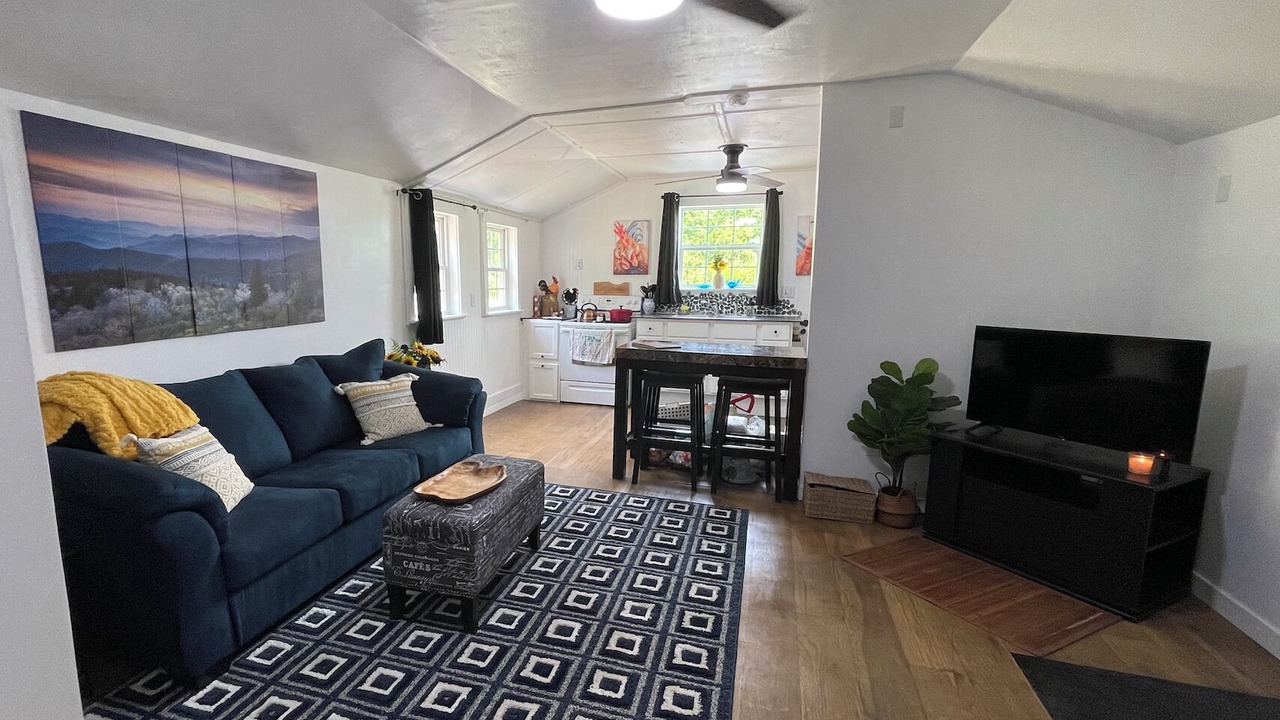 Photo of Livingroom in Jonesborough
