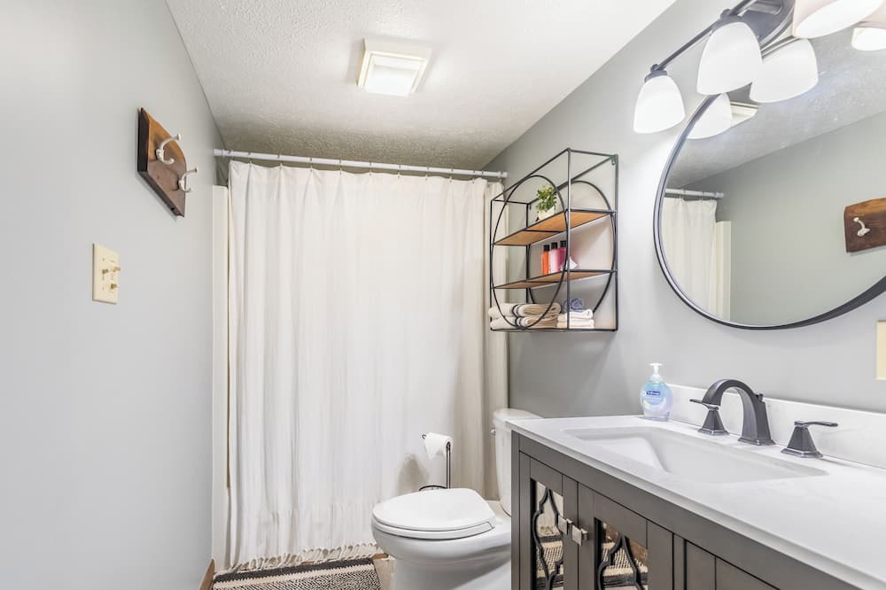 Photo of Bathroom in Great Cacapon