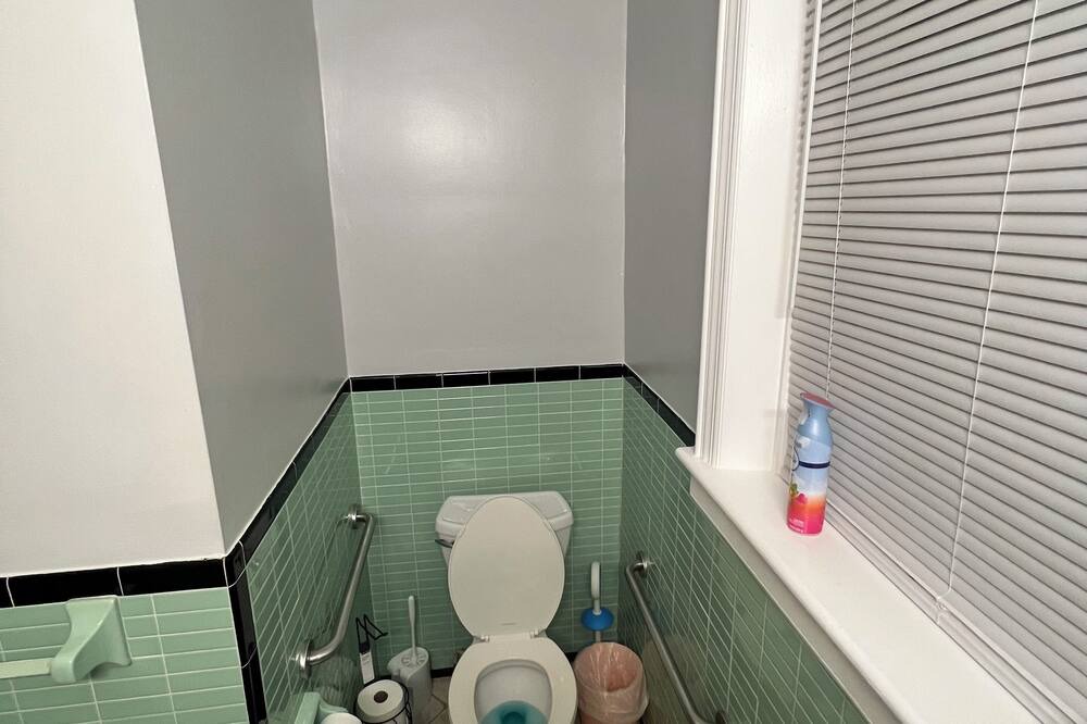 Photo of Bathroom in Halfway