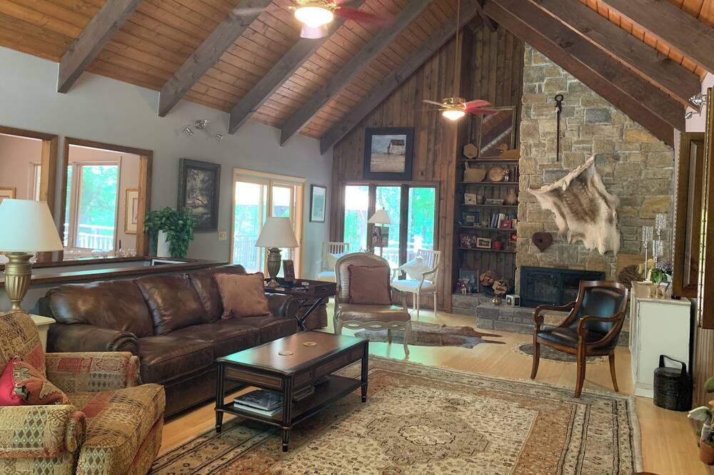 Photo of Livingroom in Linville