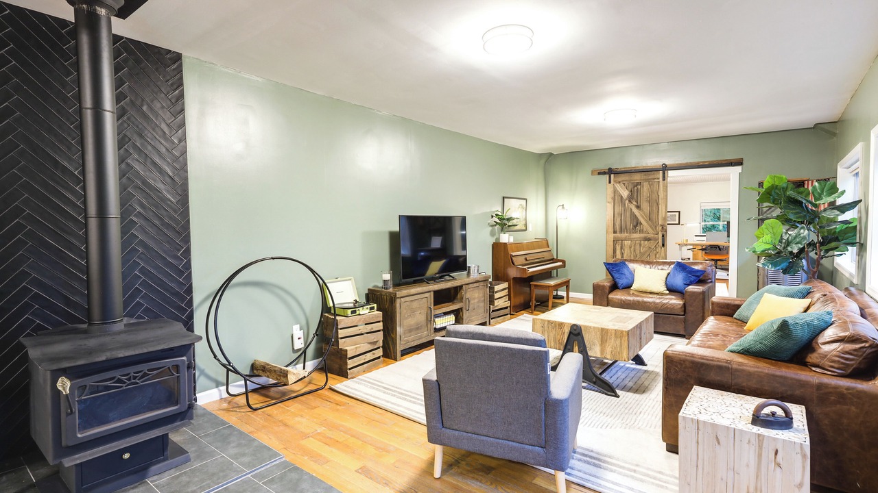 Photo of Livingroom in Camp Dennison