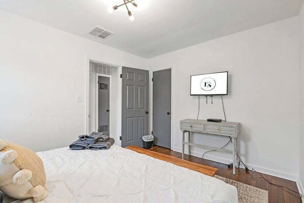 Photo of Bedroom in Lexington