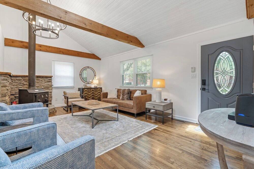 Photo of Livingroom in Lexington