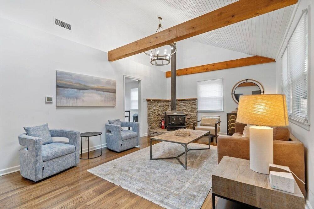 Photo of Livingroom in Lexington