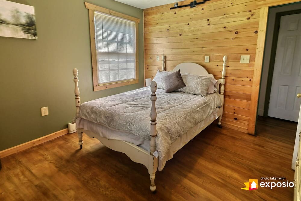 Photo of Bedroom in Flintstone