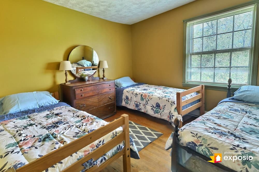Photo of Bedroom in Flintstone