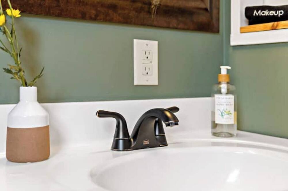 Photo of Bathroom in Marion