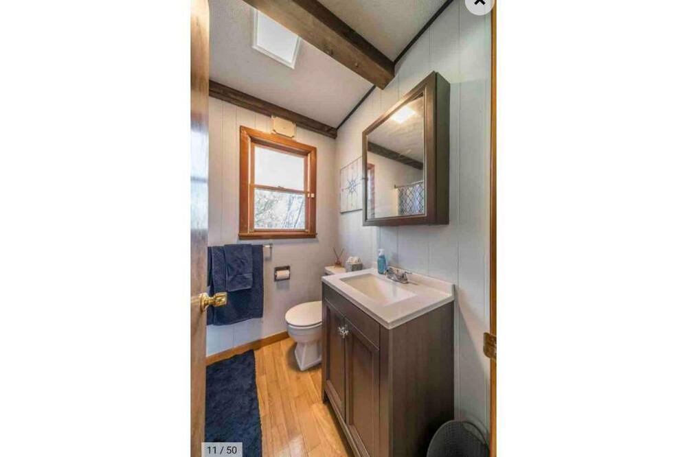 Photo of Bathroom in Foster