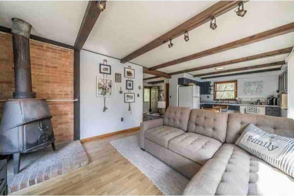 Photo of Livingroom in Foster