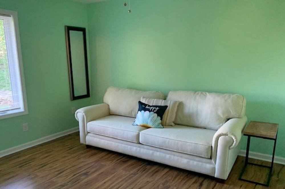 Photo of Livingroom in Hampton