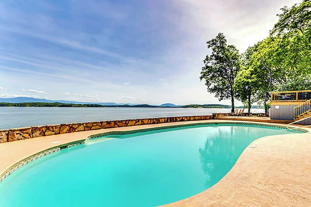 Photo of Outdoor in Dandridge