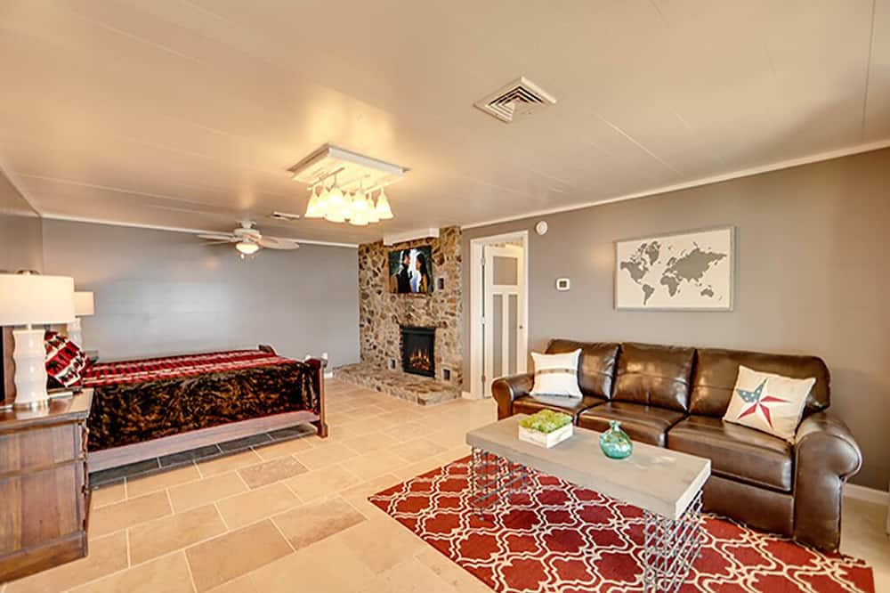 Photo of Livingroom in Dandridge
