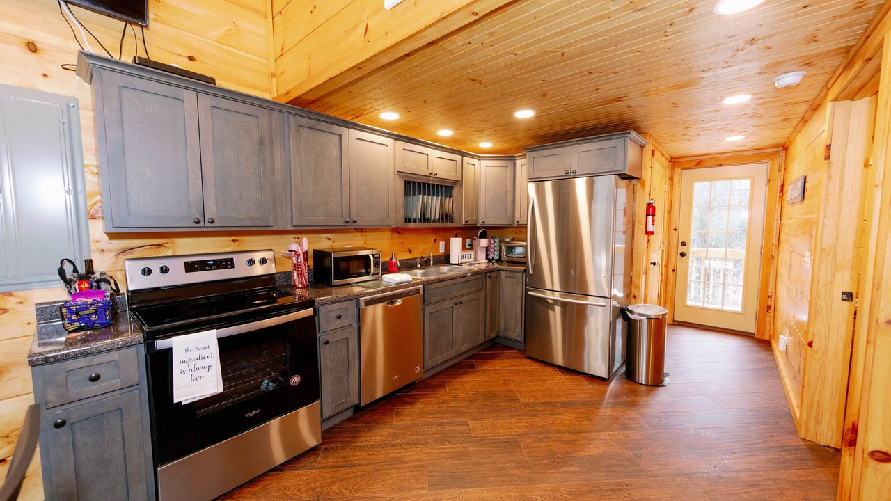 Photo of Kitchen in Roan Mountain