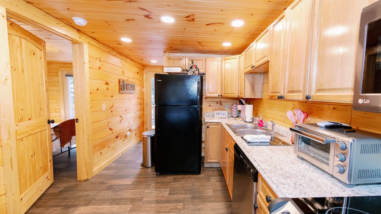 Photo of Kitchen in Roan Mountain