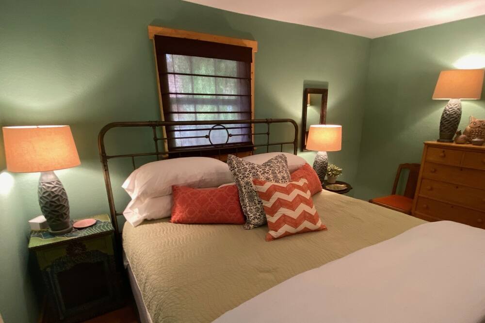 Photo of Bedroom in Swannanoa