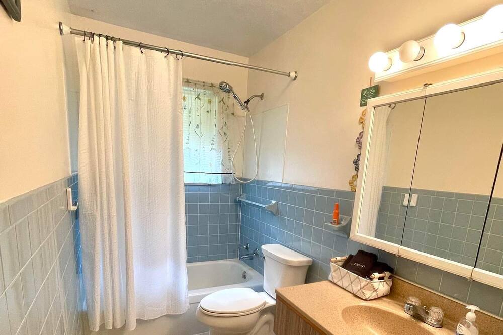 Photo of Bathroom in Gandeeville