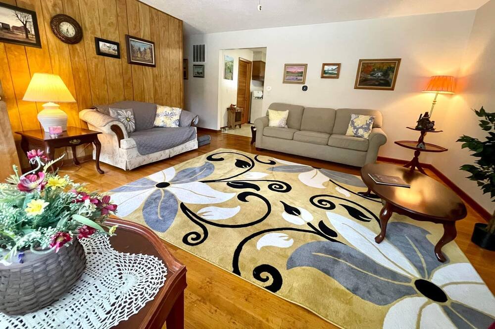 Photo of Bedroom in Gandeeville