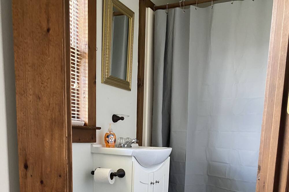 Photo of Bathroom in Glendale Springs