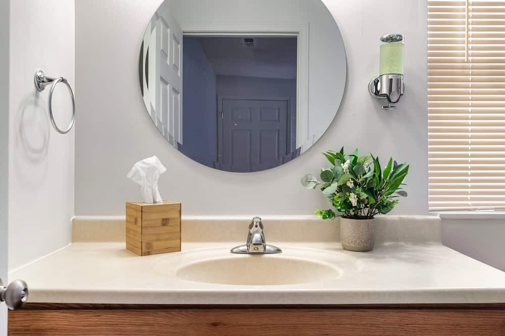 Photo of Bedroom in Dandridge