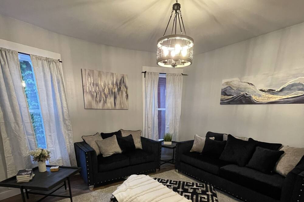 Photo of Livingroom in East Price Hill