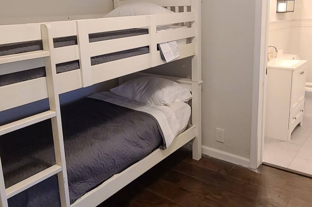 Photo of Bedroom in Knoxville