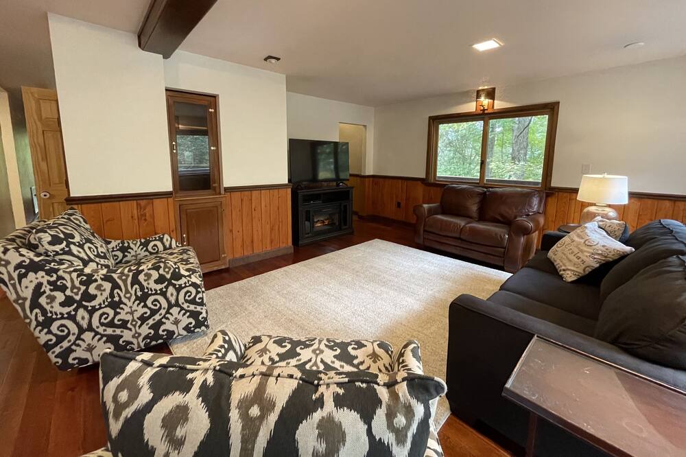 Photo of Livingroom in Waynesville