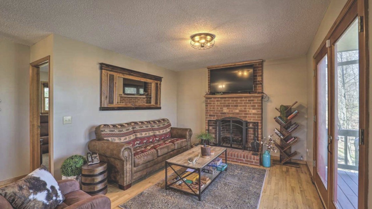 Photo of Livingroom in Piney Creek