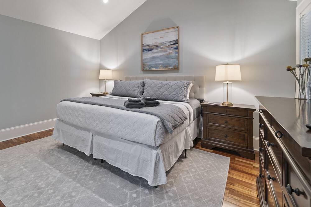 Photo of Bedroom in Plaza Midwood