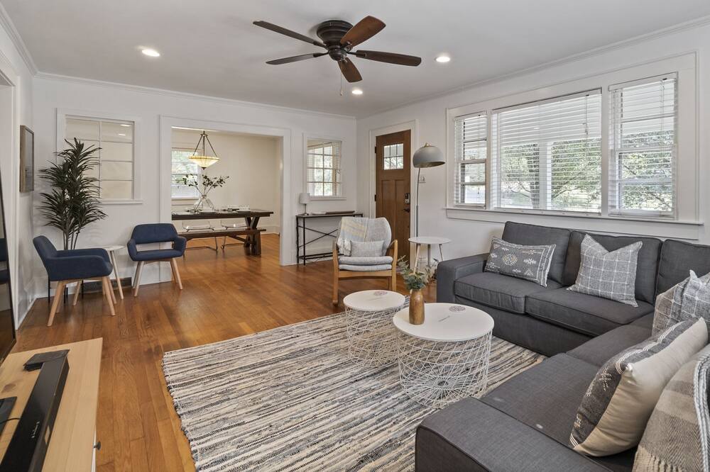 Photo of Livingroom in Plaza Midwood