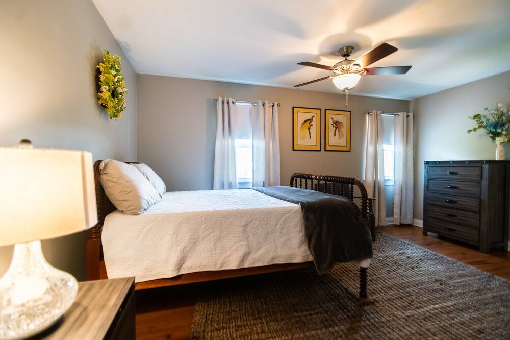 Photo of Bedroom in Maysville
