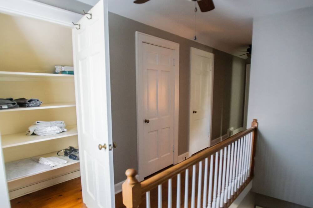 Photo of Bedroom in Maysville