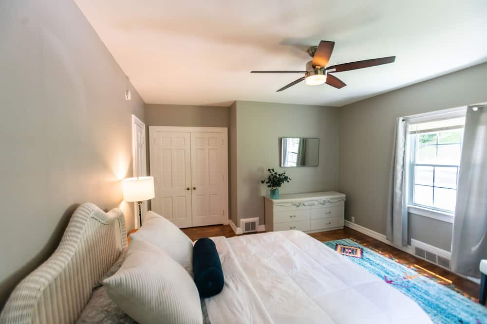 Photo of Bedroom in Maysville