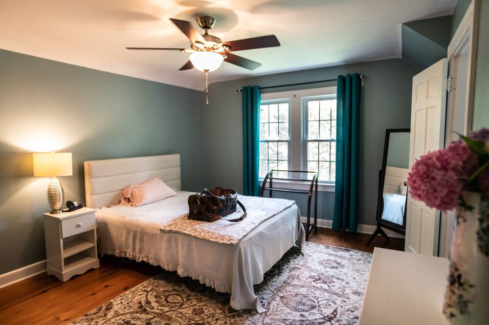 Photo of Bedroom in Maysville