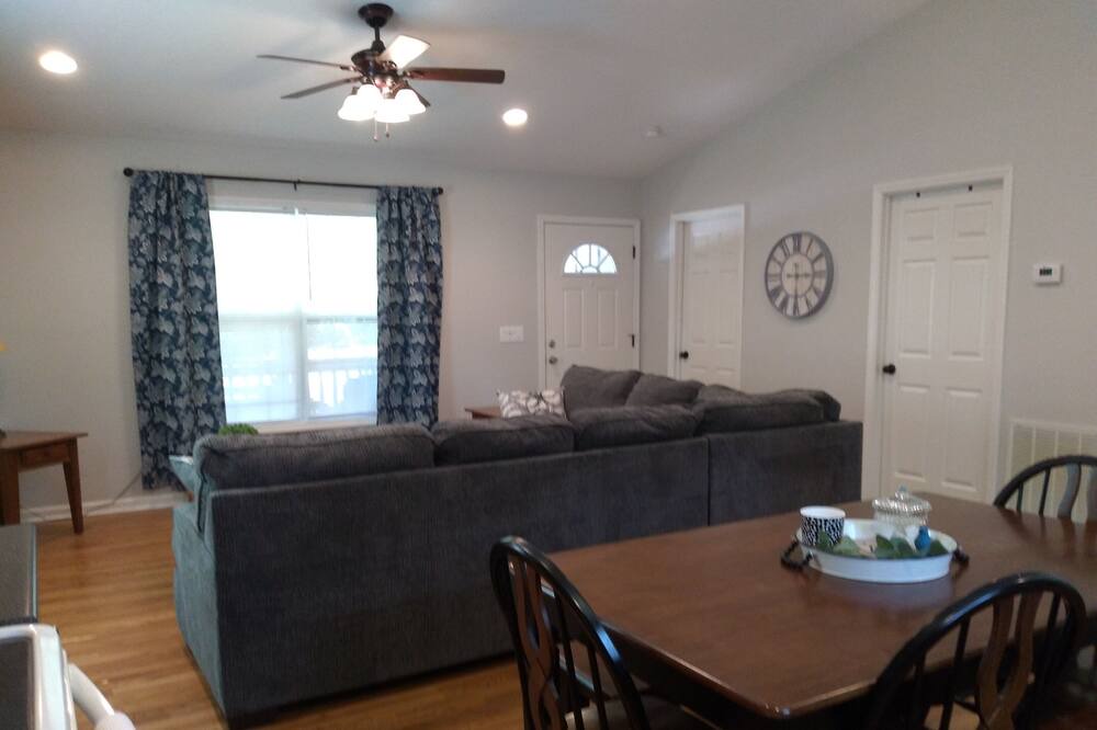 Photo of Livingroom in Marion
