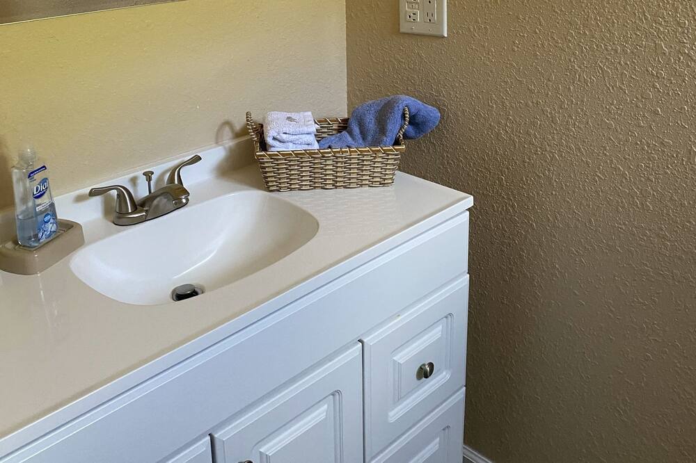 Photo of Bathroom in Barnardsville