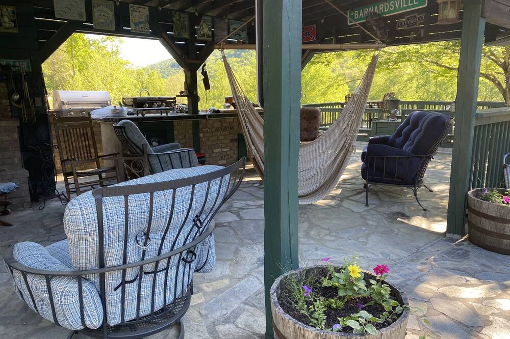 Photo of Patio Balcony in Barnardsville
