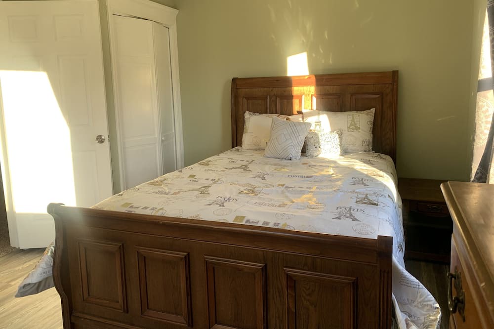 Photo of Bedroom in Bakersville