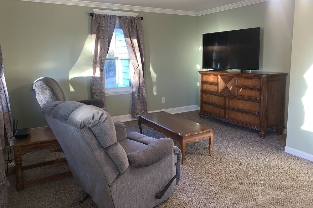 Photo of Livingroom in Bakersville