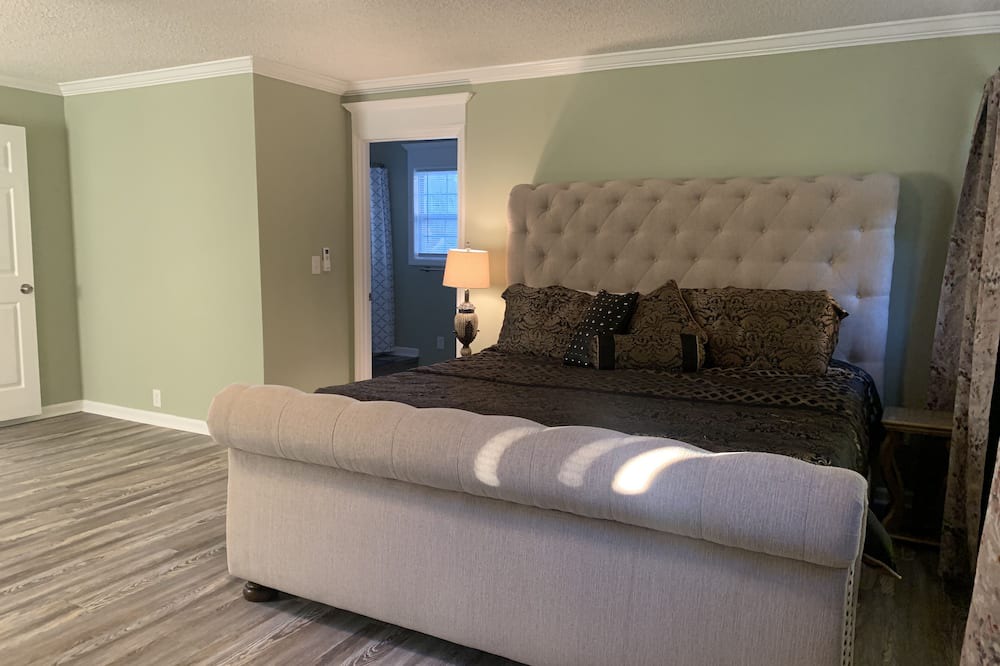 Photo of Bedroom in Bakersville
