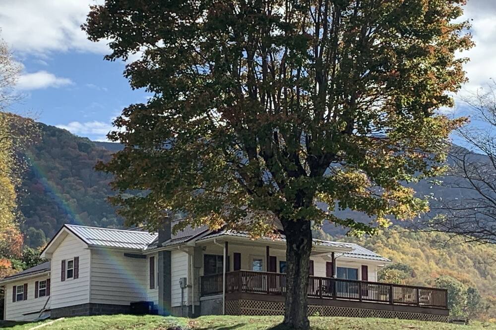 Photo of Outdoor in Bakersville