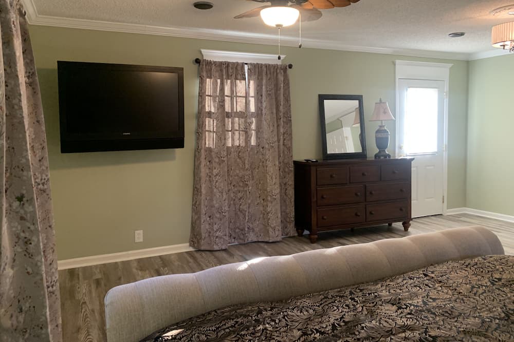 Photo of Bedroom in Bakersville