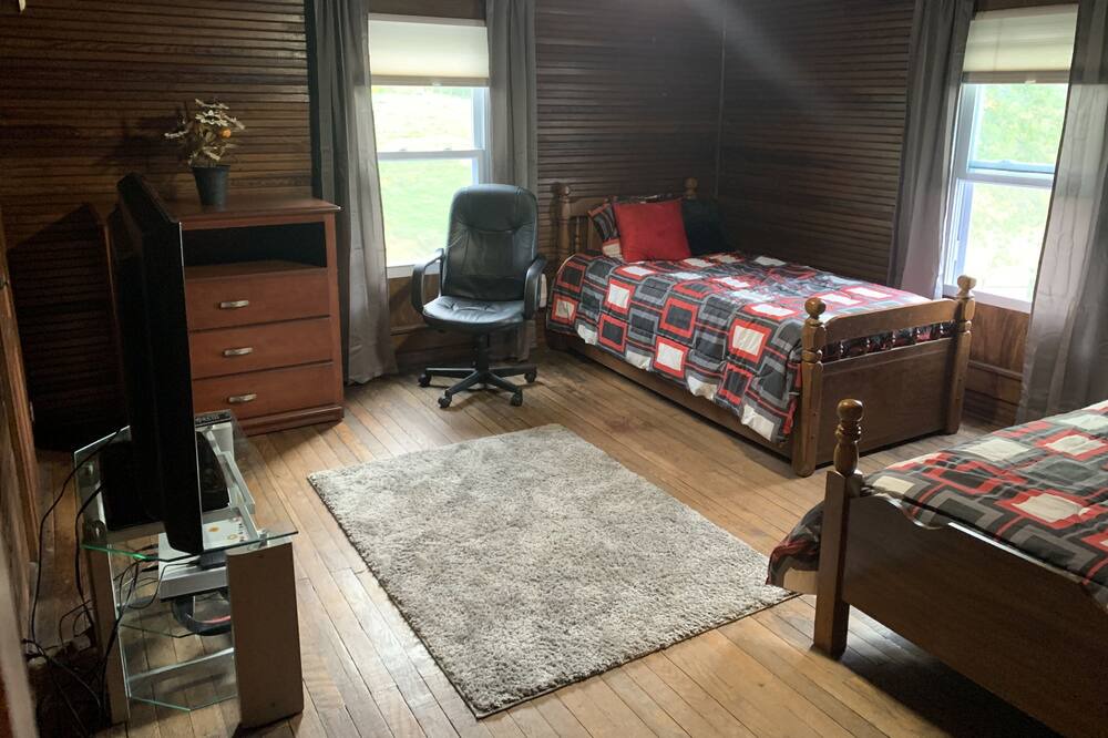 Photo of Bedroom in Piney Creek